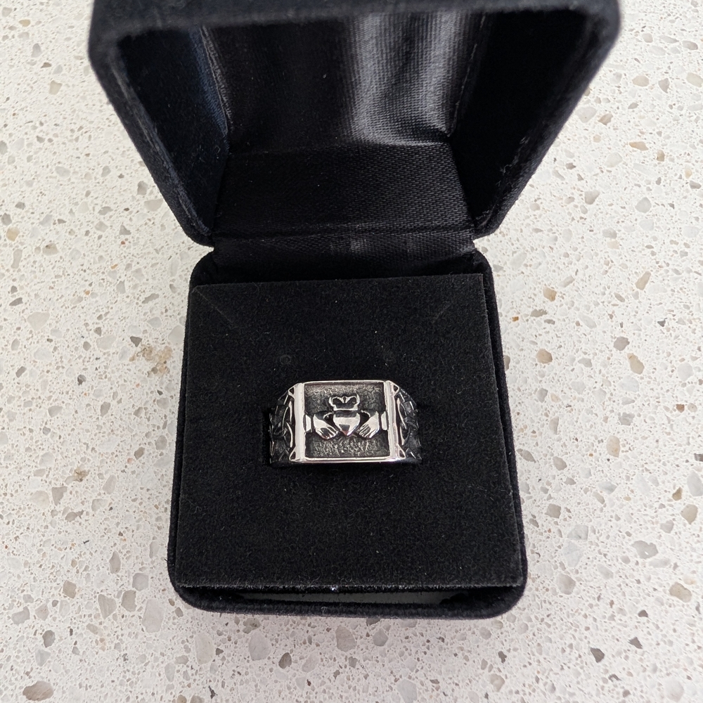 Claddaugh Heart Ring Size 7 Vintage